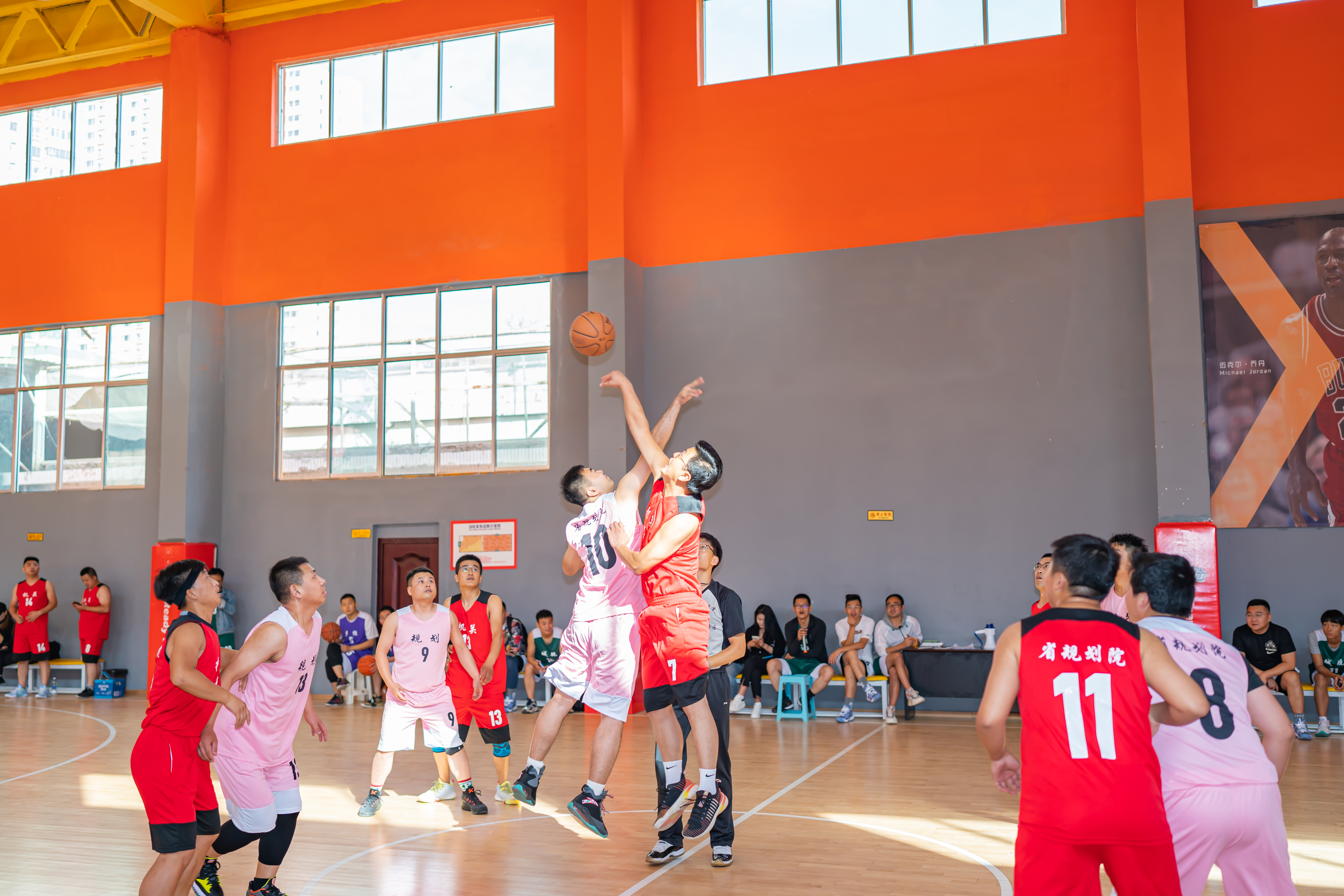 規(guī)劃設(shè)計(jì)院“迎中秋、慶國(guó)慶”第一屆籃球比賽拉開(kāi)帷幕