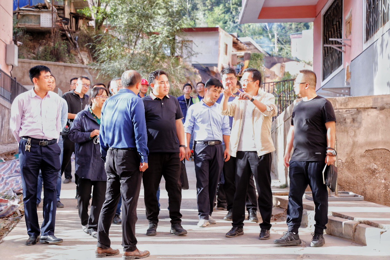 土木工程院黨委開(kāi)展“學(xué)黨史、迎國(guó)慶、保安全、促生產(chǎn)”慰問(wèn)活動(dòng)